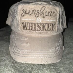 Woman’s Hat From Buckle